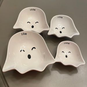 Whimsical Cupboard Ghost Measuring Cups